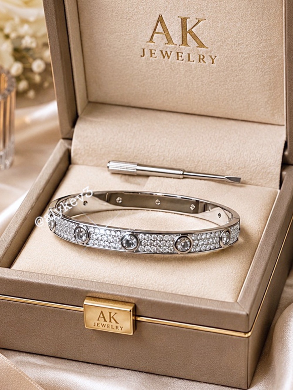 πLUXURIOUS STUNNING White Gold Pave CZ Diamond Style Design Bracelet, Bangle - Picture 4 of 6